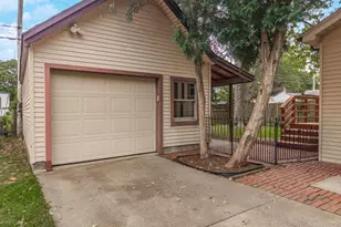 510 Kreitzer Ave, Bloomington, IL 61701 - Photo 2