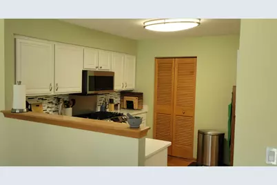 7975 Hedgewood Drive #7975, Darien, IL 60561 - Photo 10