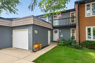 6 Cypress Square, Elgin, IL 60123 - Photo 1