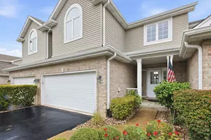 11610 Lake Shore Dr, Orland Park, IL 60467 - Photo 2