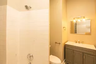 4528 S Prairie Ave, Chicago, IL 60653 - Photo 16