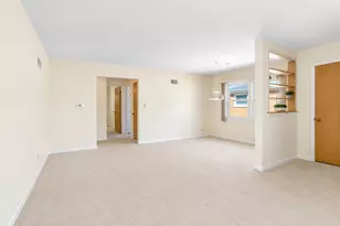 824 N Vail Ave, Arlington Heights, IL 60004 - Photo 4