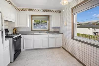 824 N Vail Avenue, Arlington Heights, IL 60004 - Photo 6