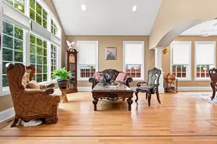 2281 Elmira Ave, Des Plaines, IL 60018 - Photo 2