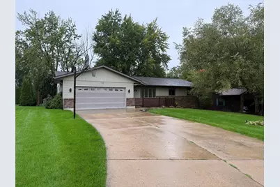 508 Winchester Drive, Freeport, IL 61032 - Photo 2