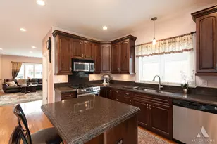 3456 N Pioneer Ave, Chicago, IL 60634 - Photo 8