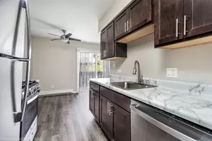 1305 E Turtle Creek Circle, Palatine, IL 60074 - Photo 6