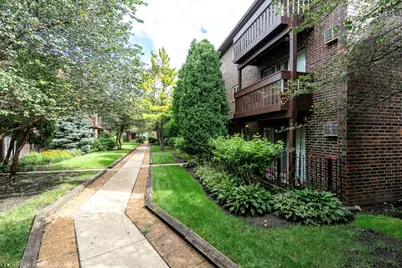 1305 E Turtle Creek Circle #D, Palatine, IL 60074 - Photo 2