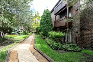 1305 E Turtle Creek Circle, Palatine, IL 60074 - Photo 2