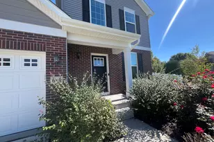 614 Flanagan Dr, Minooka, IL 60447 - Photo 2