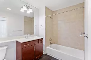 100 E 14th St, Chicago, IL 60605 - Photo 16