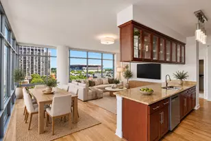 100 E 14th St, Chicago, IL 60605 - Photo 2