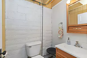 735 Ellwood Ave, Dekalb, IL 60115 - Photo 22