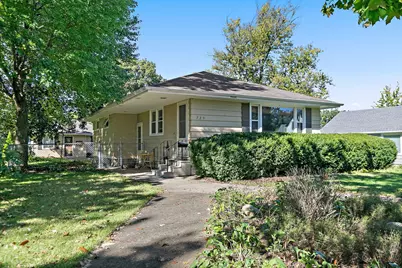 735 Ellwood Avenue, Dekalb, IL 60115 - Photo 2