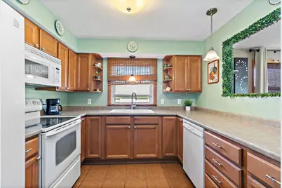 735 Ellwood Avenue, Dekalb, IL 60115 - Photo 10