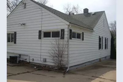 1016 S Independence Avenue, Rockford, IL 61102 - Photo 6