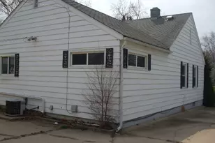 1016 S Independence Ave, Rockford, IL 61102 - Photo 6