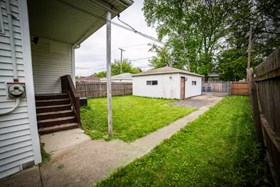 1427 S 21st Avenue, Maywood, IL 60153 - Photo 10