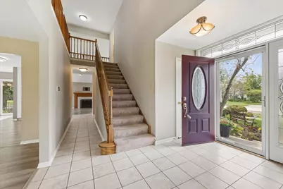 860 Saugatuck Trail, Vernon Hills, IL 60061 - Photo 2