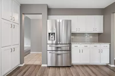 860 Saugatuck Trail, Vernon Hills, IL 60061 - Photo 18