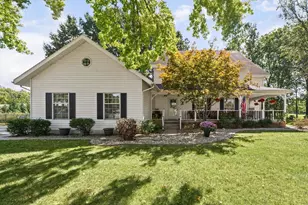 703 Surrey Rd, Monticello, IL 61856 - Photo 2