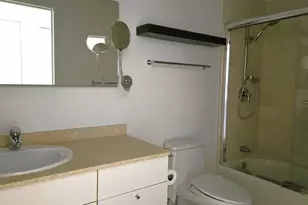 510 W Erie St, Chicago, IL 60654 - Photo 12