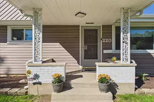 220 Fairview Blvd, Rockford, IL 61107 - Photo 4