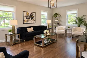 933 Country Ln, Buffalo Grove, IL 60089 - Photo 2