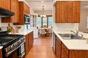 1018 Oakwood Ave, Wilmette, IL 60091 - Photo 8