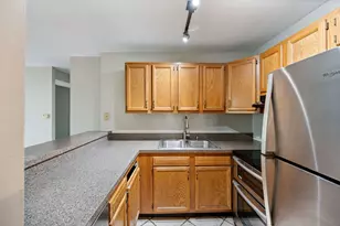 6010 Oakwood Dr, Lisle, IL 60532 - Photo 10