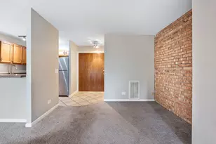 6010 Oakwood Dr, Lisle, IL 60532 - Photo 8