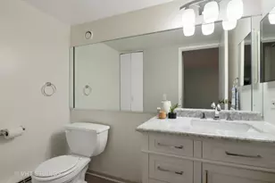 711 W Gordon Terrace, Chicago, IL 60613 - Photo 6