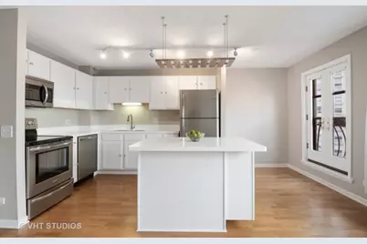 711 W Gordon Terrace #813, Chicago, IL 60613 - Photo 2