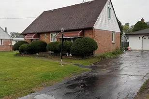 8225 Rutherford Ave, Burbank, IL 60459 - Photo 2