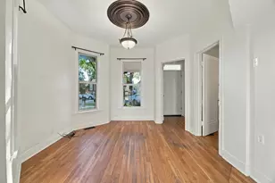 1023 S Claremont St, Chicago, IL 60612 - Photo 4