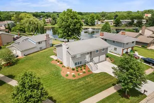 163 Bourne Ln, Bloomingdale, IL 60108 - Photo 1