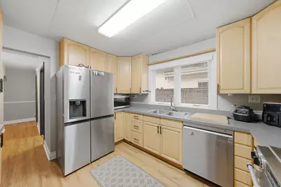 2250 Corona Road, Waukegan, IL 60087 - Photo 4