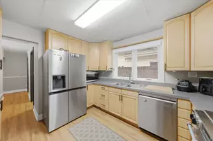 2250 Corona Rd, Waukegan, IL 60087 - Photo 4