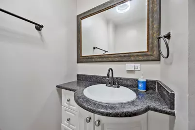 548 E 61st Street, Chicago, IL 60637 - Photo 28