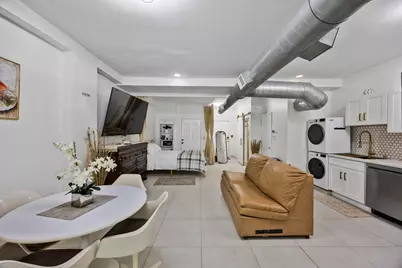 548 E 61st Street, Chicago, IL 60637 - Photo 4