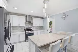 13080 W 28th St, Zion, IL 60099 - Photo 6