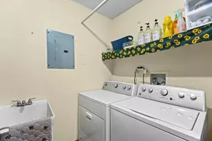 237 N Walnut St, Bensenville, IL 60106 - Photo 14