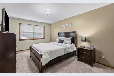 237 N Walnut Street #L, Bensenville, IL 60106 - Photo 10