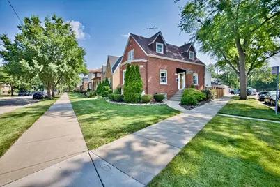 5974 W Miami Avenue, Chicago, IL 60646 - Photo 2