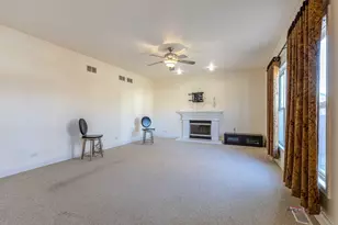 2095 Rockland Dr, Aurora, IL 60503 - Photo 18