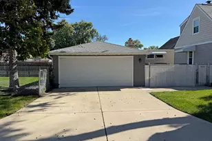 1759 Coolidge Ave, Berkeley, IL 60163 - Photo 2