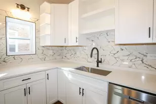 5338 W Montrose Ave, Chicago, IL 60641 - Photo 6