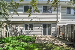 526 Alton Ct, Carol Stream, IL 60188 - Photo 22