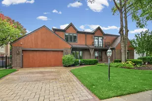 4319 Phyllis Dr, Northbrook, IL 60062 - Photo 1