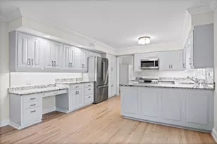 4319 Phyllis Dr, Northbrook, IL 60062 - Photo 8